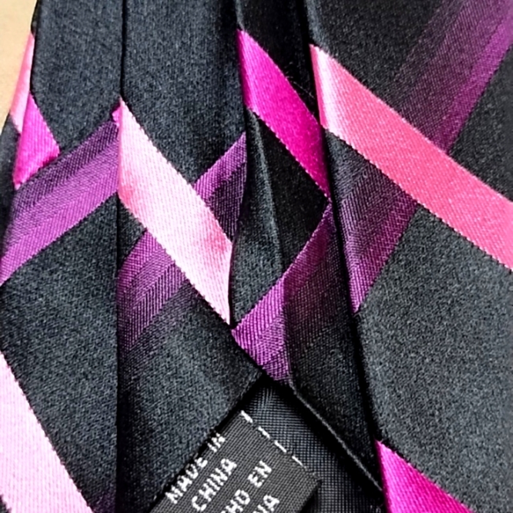 Four ties. - Picture 10 of 11